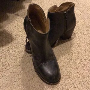 Awesome “destroyed” Bed Stu “Yell” ankle boots!